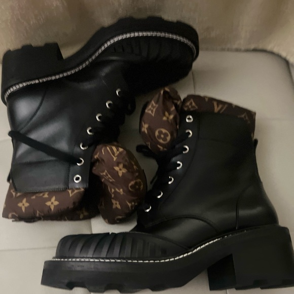 Louis Vuitton boots - Picture 7 of 11
